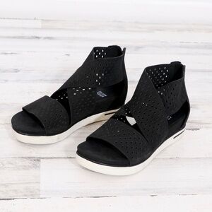 Eileen Fisher Sport P Black Platform Sandal 9 Black  New